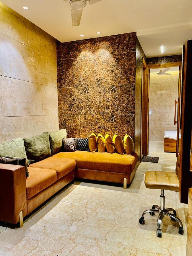 Divine Studios Rajouri Garden New Delhi Exterior photo